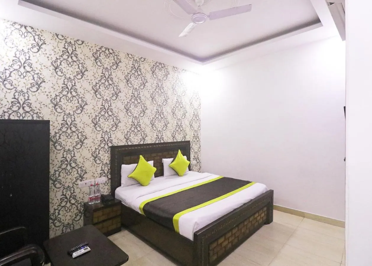 Hotel Ashoka Palace Near Igi Airport New Delhi 4*,
