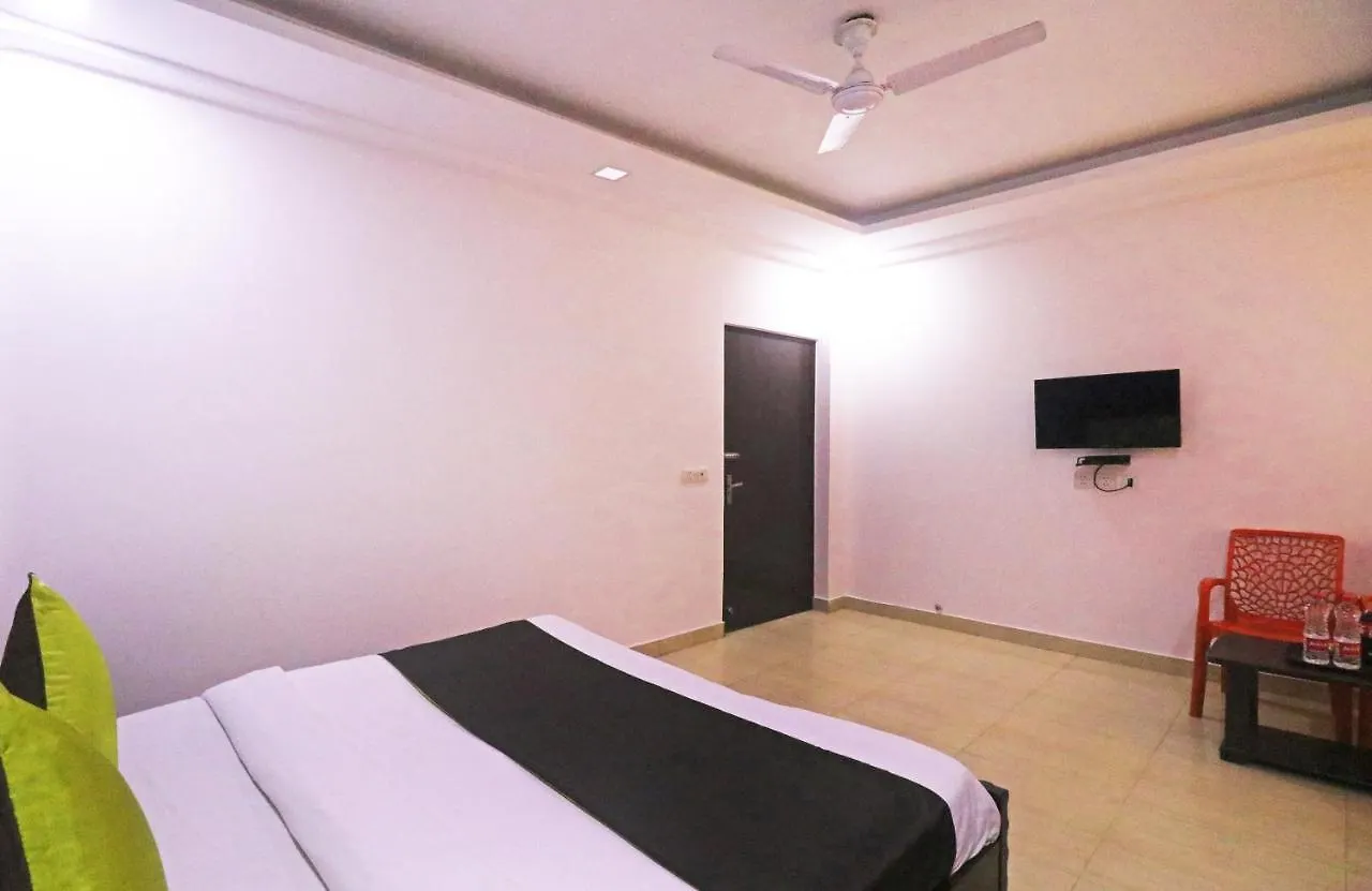 Hotel Ashoka Palace Near Igi Airport New Delhi India