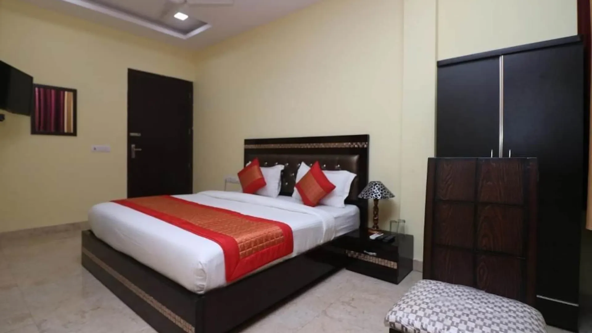 Hotel Ashoka Palace Near Igi Airport New Delhi India